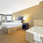 Poolside Family suite